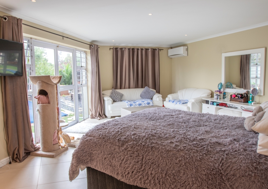 5 Bedroom Property for Sale in Milnerton Central Western Cape